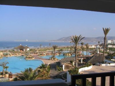 ca c� un ti hotel juste a la sortie de casablanca